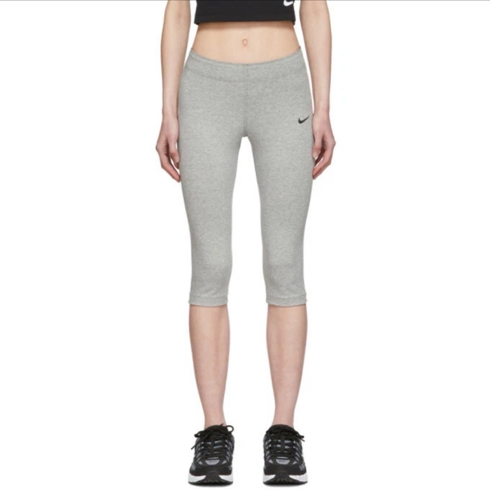 Nike Heather Gray Capri‎ Leggings